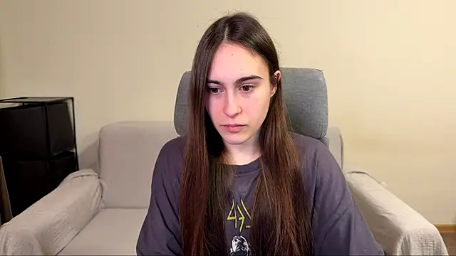 AliceKolltt online show from April 2026 09:42:01 PM