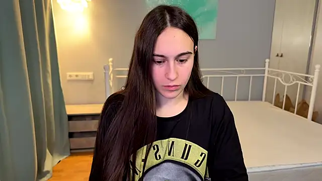 AliceKolltt online show from June 2026 11:02:02 PM