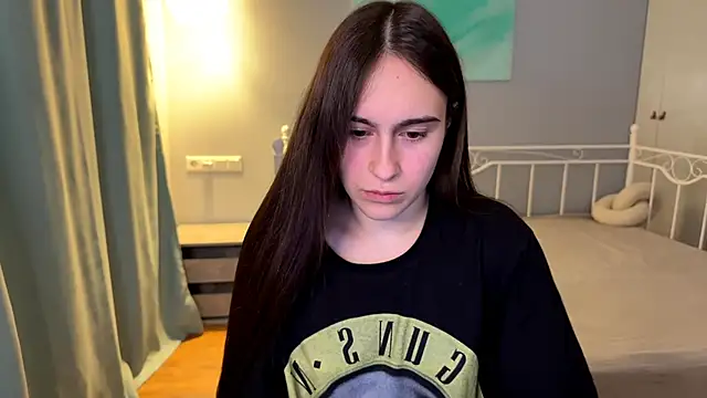 AliceKolltt online show from June 2026 08:25:02 PM