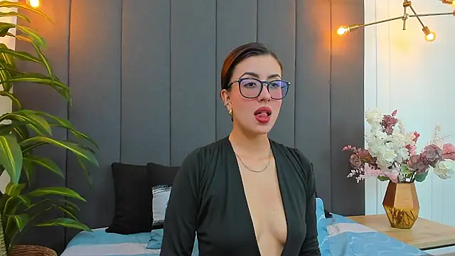 EmaSaenz online show from February 2025 11:03:02 PM