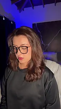 EmaSaenz online show from January 2026 10:00:02 PM