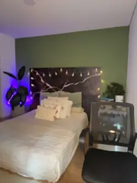 EmaSaenz online show from April 2026 09:53:02 PM