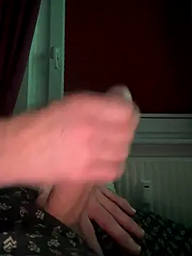 Frank22xx online show from December 2025 09:32:02 PM