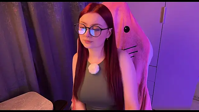 Snapshot of RozieRose chatting on November 2025 06:02:02 AM RozieRose online show from November 2025 06:02:02 AM