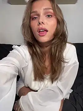 Snapshot of HumbleJess chatting on September 2025 03:45:01 PM HumbleJess online show from September 2025 03:45:01 PM