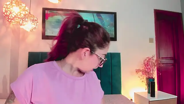 Emilywatsonn online show from November 2025 08:05:01 PM