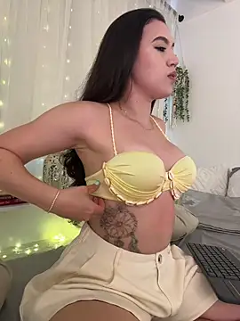 Snapshot of Amelia_Rouse chatting on May 2026 08:47:02 PM Amelia Rouse online show from May 2026 08:47:02 PM