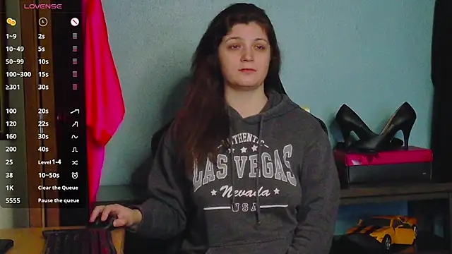 TreeJeanne online show from November 2025 02:40:02 PM