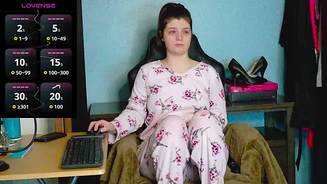 TreeJeanne online show from December 2025 02:38:01 AM