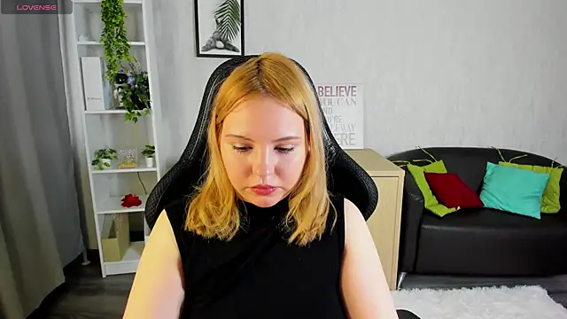 Stacy Luv online show from February 2026 09:03:02 AM