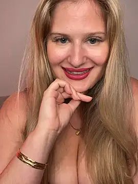 Snapshot of Busty-Ellie chatting on June 2026 05:44:01 PM Busty-Ellie online show from June 2026 05:44:01 PM