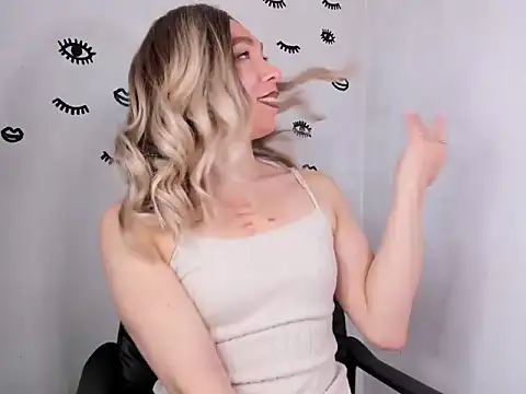 victoria qq online show from November 2025 06:52:02 PM