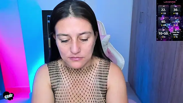 Saskyaa online show from October 2025 04:41:01 PM