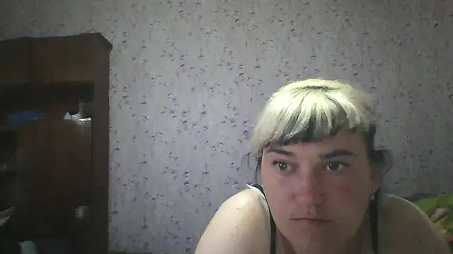 HollyLaBerry online show from June 2026 01:06:02 PM