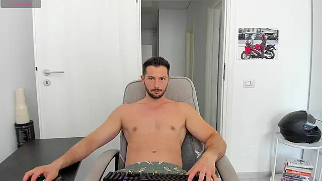 Snapshot of ZackFraser chatting on June 2026 09:48:02 AM ZackFraser online show from June 2026 09:48:02 AM