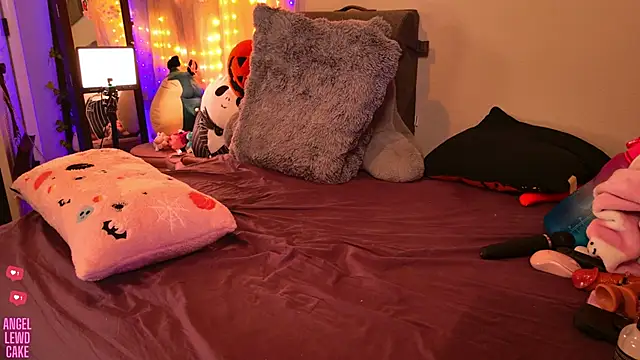 Angel-Lewd-Cake online show from December 2025 09:20:02 PM