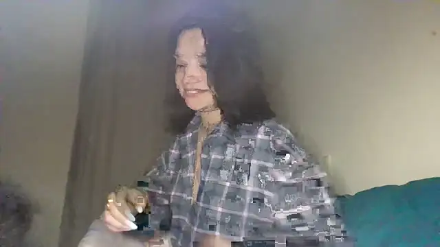 Linusya online show from December 2025 06:17:01 PM