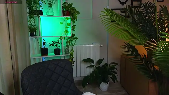 Snapshot of Lina-hill chatting on November 2025 10:48:02 AM Lina-hill online show from November 2025 10:48:02 AM