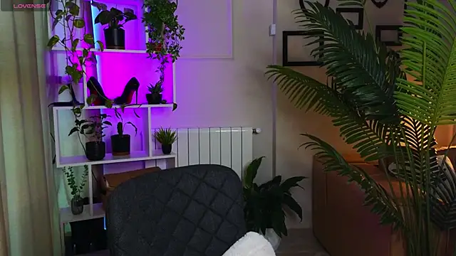 Snapshot of Lina-hill chatting on November 2025 09:46:01 AM Lina-hill online show from November 2025 09:46:01 AM