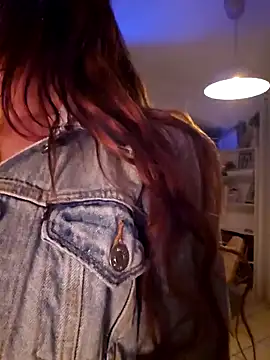 Snapshot of Luna_Kitanna chatting on December 2024 11:20:02 PM Luna Kitanna online show from December 2024 11:20:02 PM