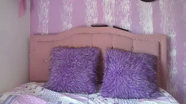 Lilly macflyy online show from April 2026 04:26:01 PM