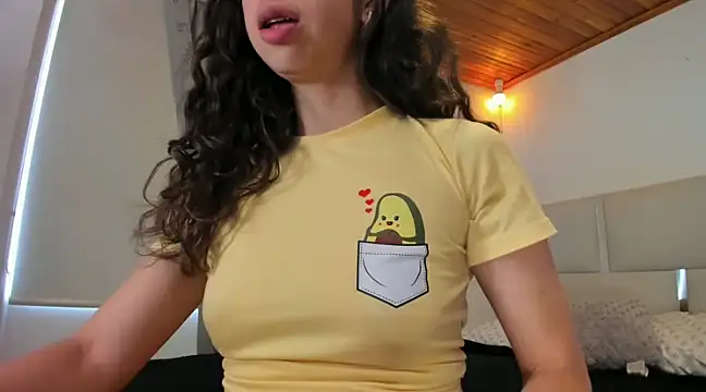 Snapshot of tierra_n chatting on February 2025 08:49:02 PM tierra n online show from February 2025 08:49:02 PM