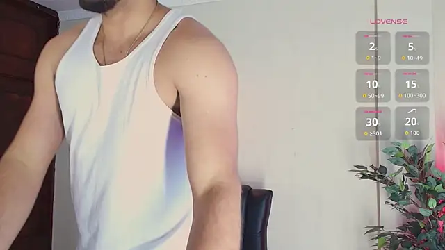 Snapshot of HenryBenso chatting on September 2025 04:18:01 PM HenryBenso online show from September 2025 04:18:01 PM