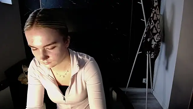 viktoria lovely online show from November 2025 12:36:02 PM