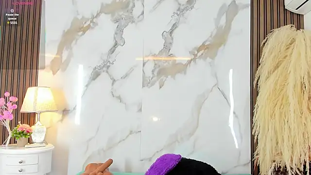 aidaadams online show from February 2025 12:20:01 PM