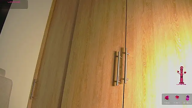 aidaadams online show from October 2025 11:08:02 AM