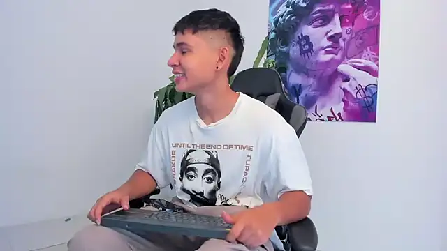 Snapshot of Bray_Kevin chatting on January 2025 07:00:02 PM Bray Kevin online show from January 2025 07:00:02 PM