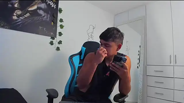 Snapshot of Bray_Kevin chatting on February 2025 01:47:02 PM Bray Kevin online show from February 2025 01:47:02 PM