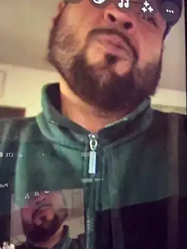 Snapshot of MrDickUdown24_7 chatting on February 2025 10:33:01 PM MrDickUdown24 7 online show from February 2025 10:33:01 PM