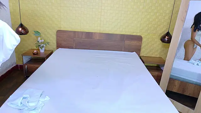 Mrs booty online show from September 2025 02:10:01 PM