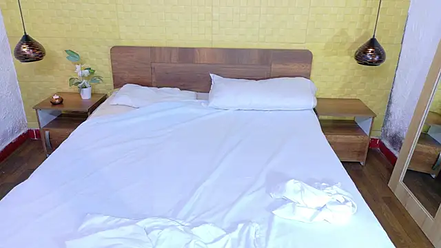 Mrs booty online show from September 2025 02:00:01 PM