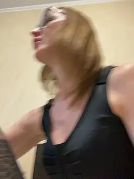 Snapshot of LauraDavis chatting on April 2026 04:15:02 PM LauraDavis online show from April 2026 04:15:02 PM