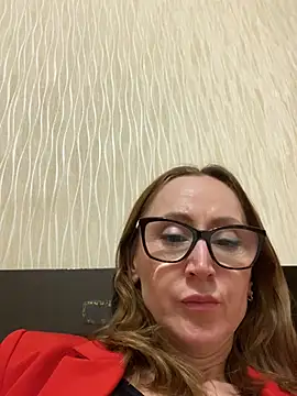 Snapshot of LauraDavis chatting on May 2026 09:55:01 PM LauraDavis online show from May 2026 09:55:01 PM