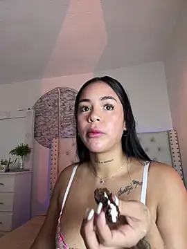 Snapshot of IsabelaVanegas_ chatting on September 2025 03:27:02 PM IsabelaVanegas online show from September 2025 03:27:02 PM