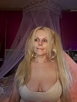 Snapshot of Angeldevilus chatting on July 2026 05:05:01 PM Angeldevilus online show from July 2026 05:05:01 PM