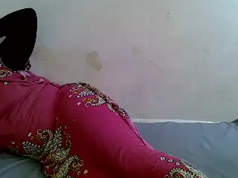 Snapshot of Crystal__Gee chatting on December 2024 06:46:02 AM Crystal  Gee online show from December 2024 06:46:02 AM