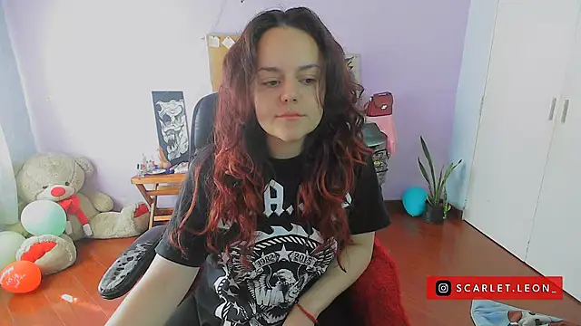 Snapshot of Scarletleon77 chatting on December 2024 02:44:01 PM Scarletleon77 online show from December 2024 02:44:01 PM
