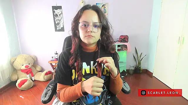 Snapshot of Scarletleon77 chatting on January 2025 03:32:01 PM Scarletleon77 online show from January 2025 03:32:01 PM