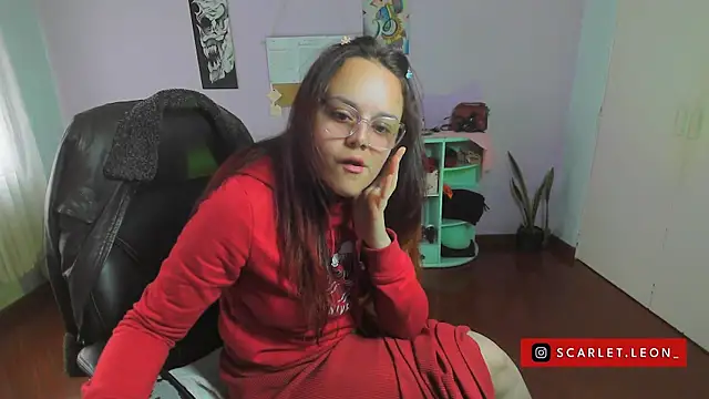 Snapshot of Scarletleon77 chatting on January 2025 04:24:01 PM Scarletleon77 online show from January 2025 04:24:01 PM