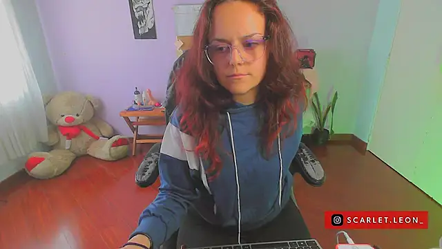 Snapshot of Scarletleon77 chatting on February 2025 06:45:01 PM Scarletleon77 online show from February 2025 06:45:01 PM