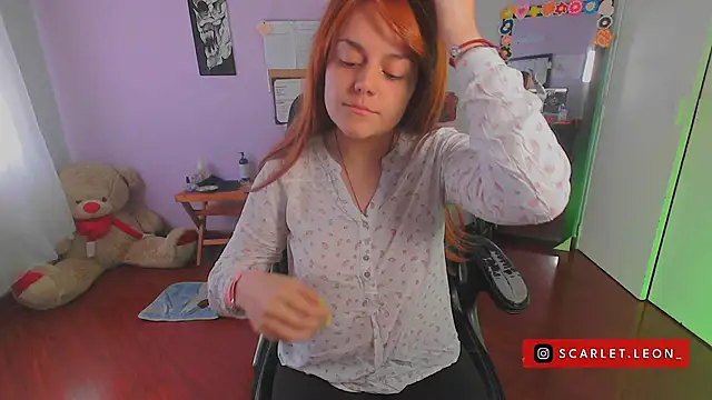 Snapshot of Scarletleon77 chatting on February 2025 07:12:02 PM Scarletleon77 online show from February 2025 07:12:02 PM
