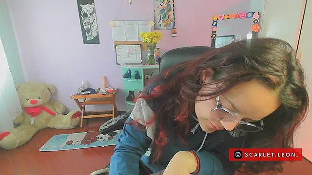 Snapshot of Scarletleon77 chatting on February 2025 04:16:01 PM Scarletleon77 online show from February 2025 04:16:01 PM