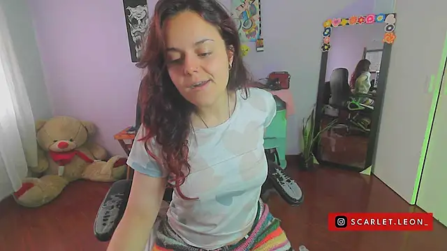 Snapshot of Scarletleon77 chatting on February 2025 04:05:02 PM Scarletleon77 online show from February 2025 04:05:02 PM