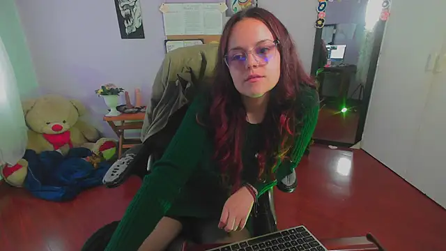 Snapshot of Scarletleon77 chatting on March 2025 09:34:01 PM Scarletleon77 online show from March 2025 09:34:01 PM