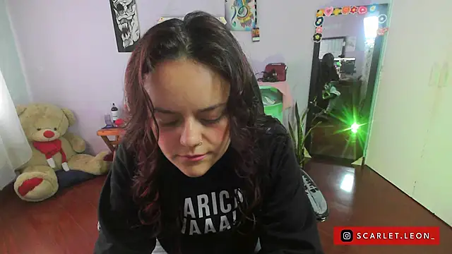 Snapshot of Scarletleon77 chatting on March 2025 03:35:02 PM Scarletleon77 online show from March 2025 03:35:02 PM