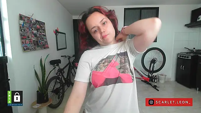 Snapshot of Scarletleon77 chatting on September 2025 04:34:02 PM Scarletleon77 online show from September 2025 04:34:02 PM